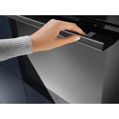 Духовой шкаф Electrolux электрический, 65л, A, дисплей, конвекция, телескопические направляющие, черный
