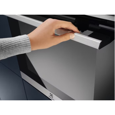 Духовой шкаф Electrolux электрический, 65л, A, дисплей, конвекция, черный