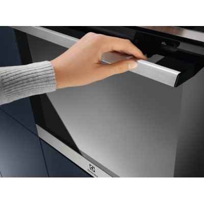 Духовой шкаф Electrolux электрический, 72л, A+, пар, дисплей, конвекция, пиролиз, телескопические направляющие, черный