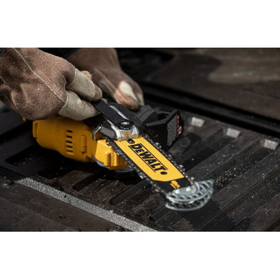 Пила цепная аккумуляторная DeWalt бесщеточная XR Li-lon 18В 8.6м/с шина 20см 2.1кг без АКБ и ЗП