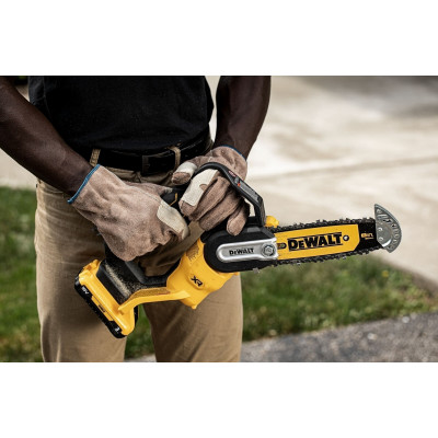 Пила цепная аккумуляторная DeWalt бесщеточная XR Li-lon 18В 8.6м/с шина 20см 2.1кг без АКБ и ЗП