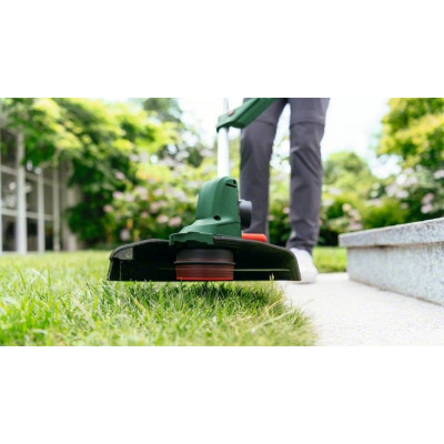 Триммер садовый аккумуляторный Bosch UniversalGrassCut 18V-260 1х2.5А·час 26см 2.3кг