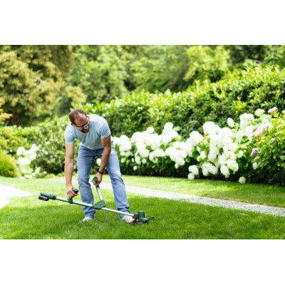 Триммер садовый аккумуляторный Bosch UniversalGrassCut 18V-260 1х2.5А·час 26см 2.3кг
