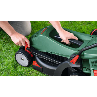 Газонокосилка сетевая Bosch UniversalRotak 37-555 1400Вт 37см 40л 27-50мм 15.5кг