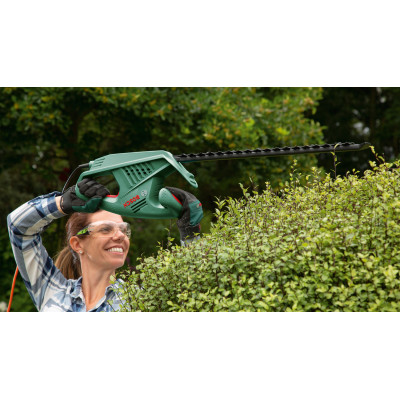 Кусторез Bosch EasyHedgeCut 55 450Вт 55см шаг реза 16мм 2.7кг