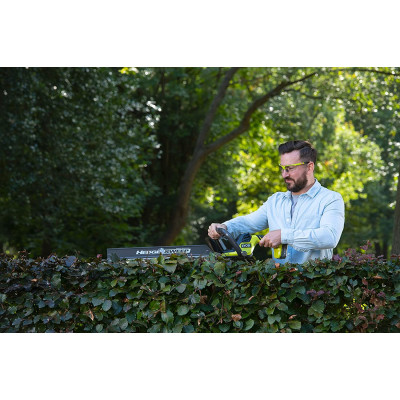 Кусторез аккумуляторный Ryobi ONE+ RY18HT55A-0 18В 55см шаг реза 24мм 2.4кг без АКБ и ЗП