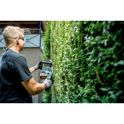 Кусторез аккумуляторный Metabo HS 18 LTX BL 75 18В 75см шаг реза 21мм 4.4кг без АКБ и ЗП