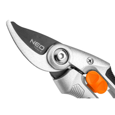 Секатор площинний Neo Tools, d різу 20мм, 210мм, 228г