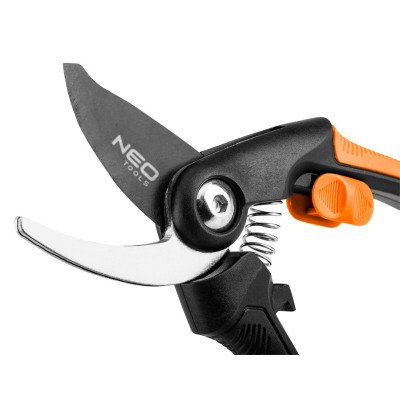 Секатор плоскостной Neo Tools, реза 20мм, 210мм, 178г