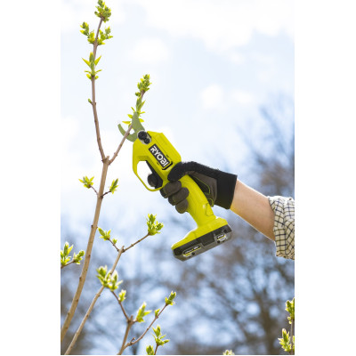 Секатор акумуляторний Ryobi ONE+ RY18SCA-0 18В d різа 25мм 0.74кг без АКБ та ЗП