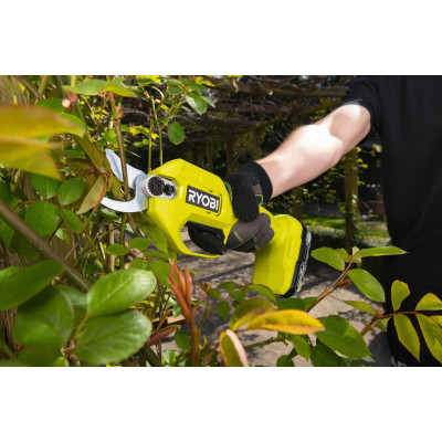 Секатор акумуляторний Ryobi ONE+ RY18SCA-0 18В d різа 25мм 0.74кг без АКБ та ЗП