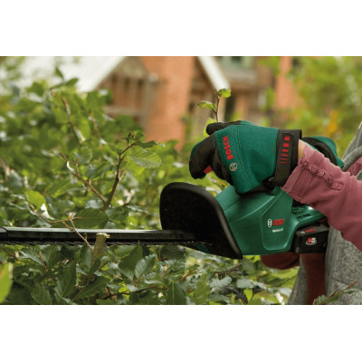Кусторез аккумуляторный Bosch EasyHedgeCut 18V-52-13 18В лезвие 52см шаг реза 15мм 3.28кг без АКБ и ЗП