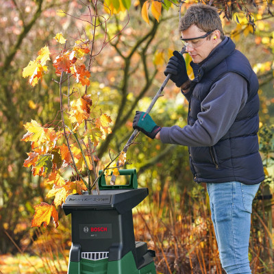 Измельчитель садовый Bosch AXT 25 2500Вт 40об/мин 45мм 53 л. 30.5кг режущая система Turbine-Cut низкошумная