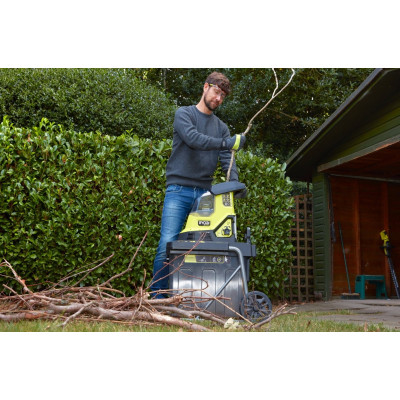 Измельчитель садовый аккумуляторный Max Power Ryobi RY36SHX40-0 36В 40мм 55л низкошумный фреза 18кг без АКБ и ЗП